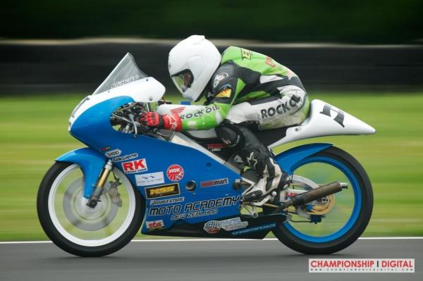 Hafiq Azmi 2012 in racing crouch